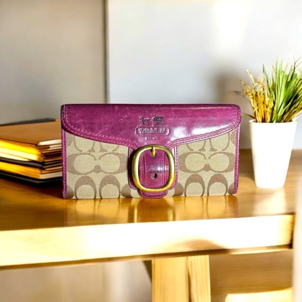 COACH signaturere wallet with brass buckle in mint condition NWOT